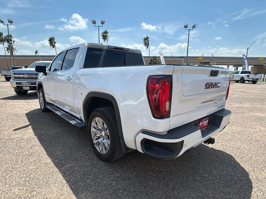 Used 2021 White GMC Denali image 4
