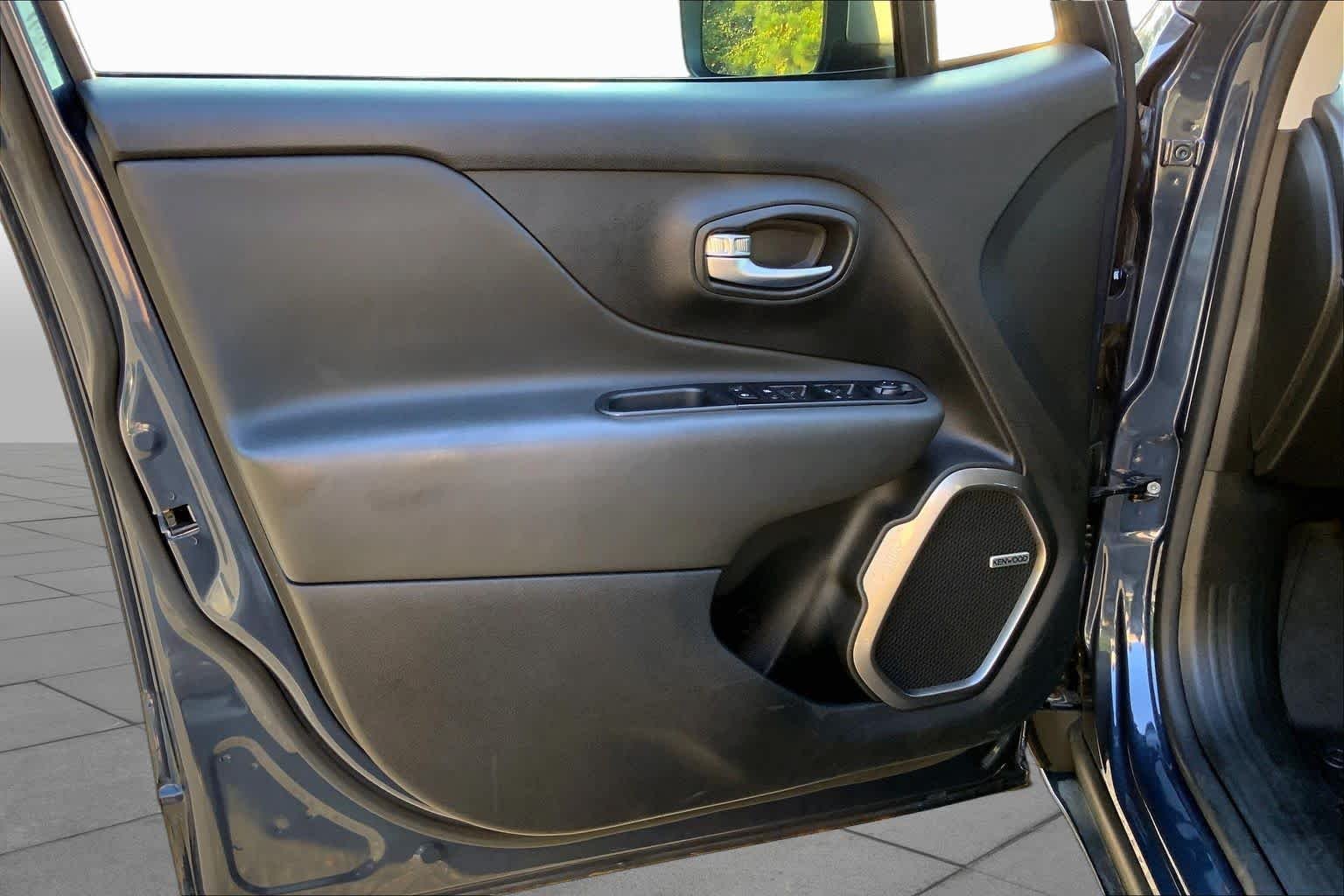 Used 2021 Slate Blue Pearlcoat Jeep Limited image 19