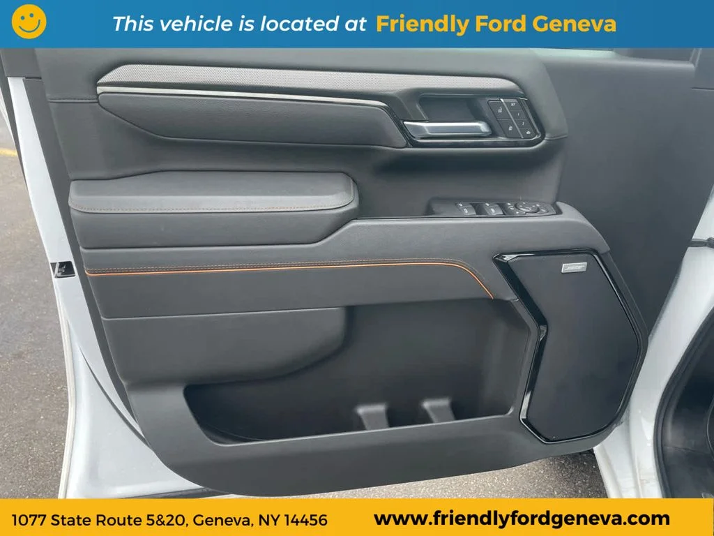 Used 2025 White GMC AT4 image 14