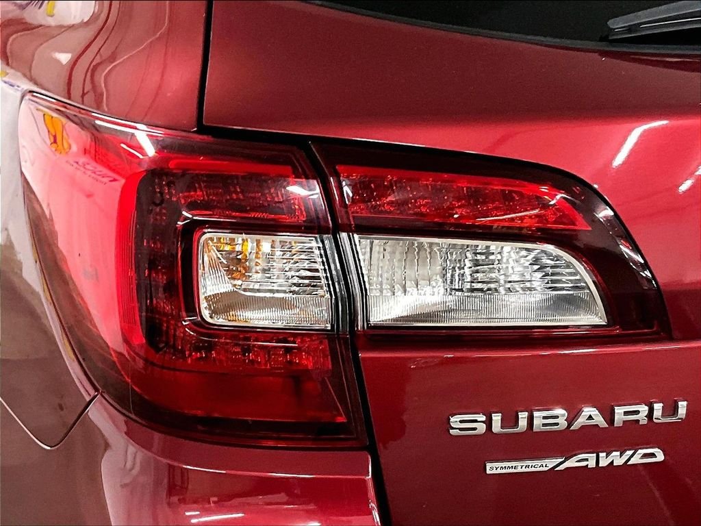Used 2019 Red Subaru 2.5i image 33