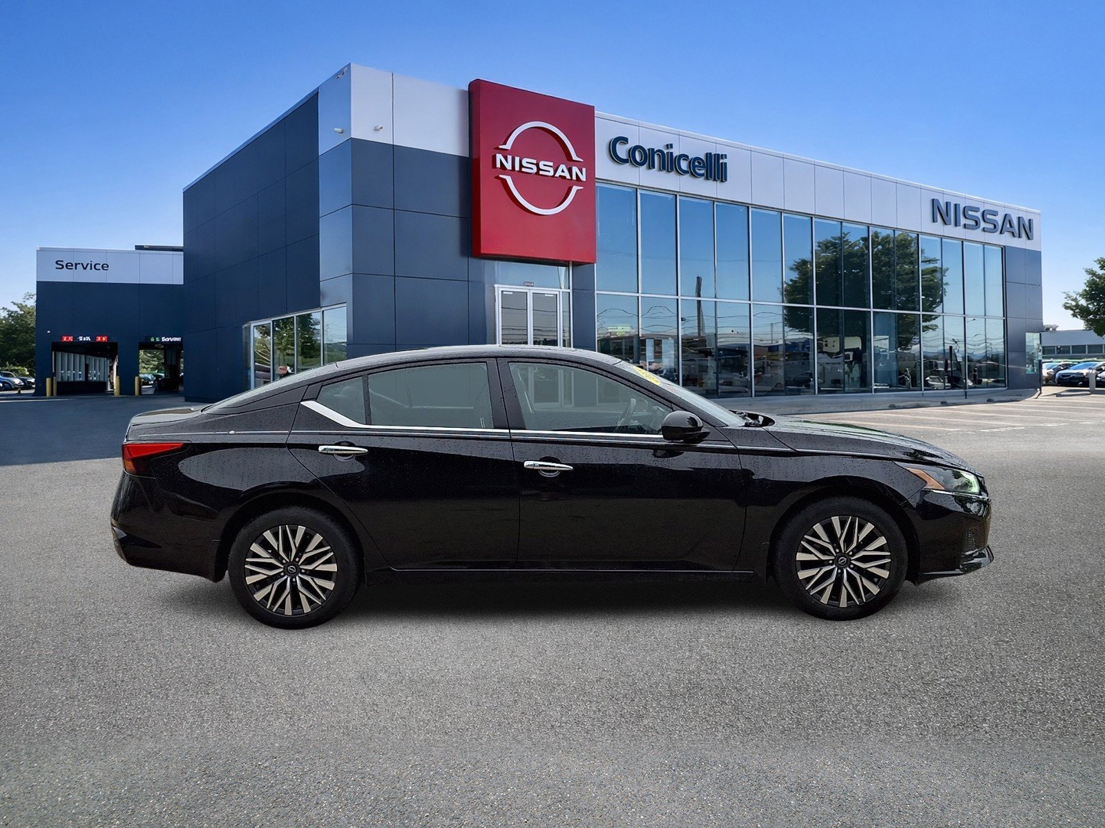 Used 2023 Super Black Nissan 2.5 SV image 6