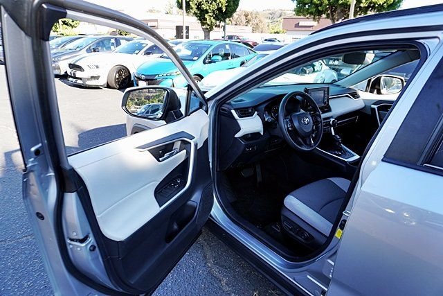 Used 2021 Silver Toyota XLE image 36