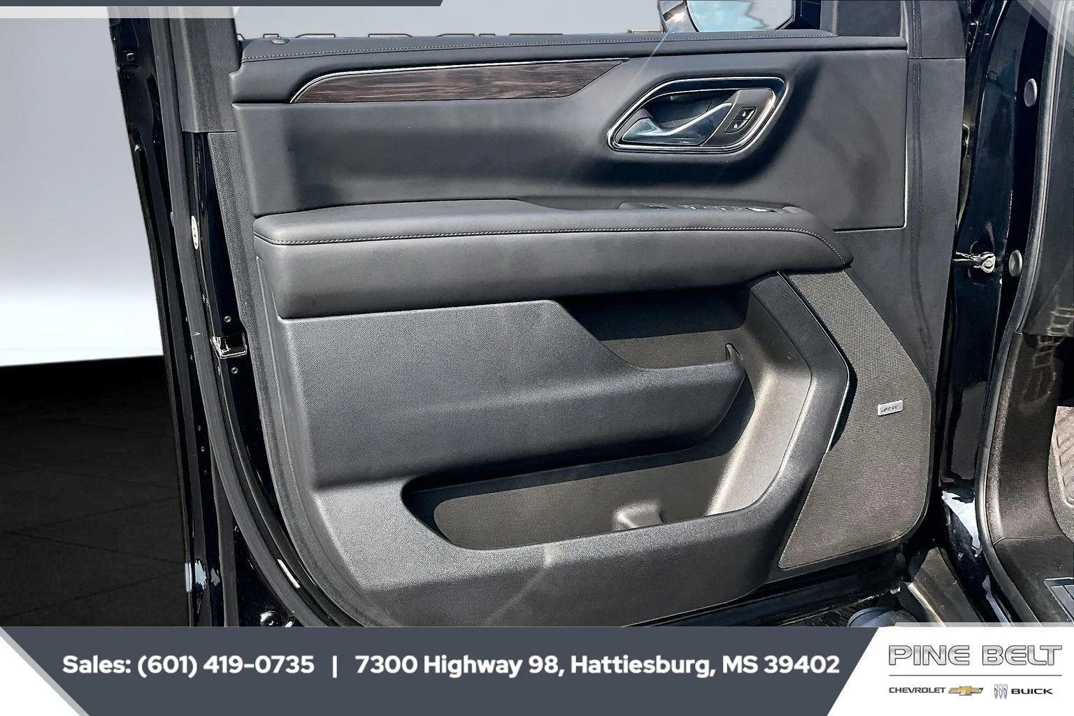 Used 2024 Black Chevrolet Z71 image 17