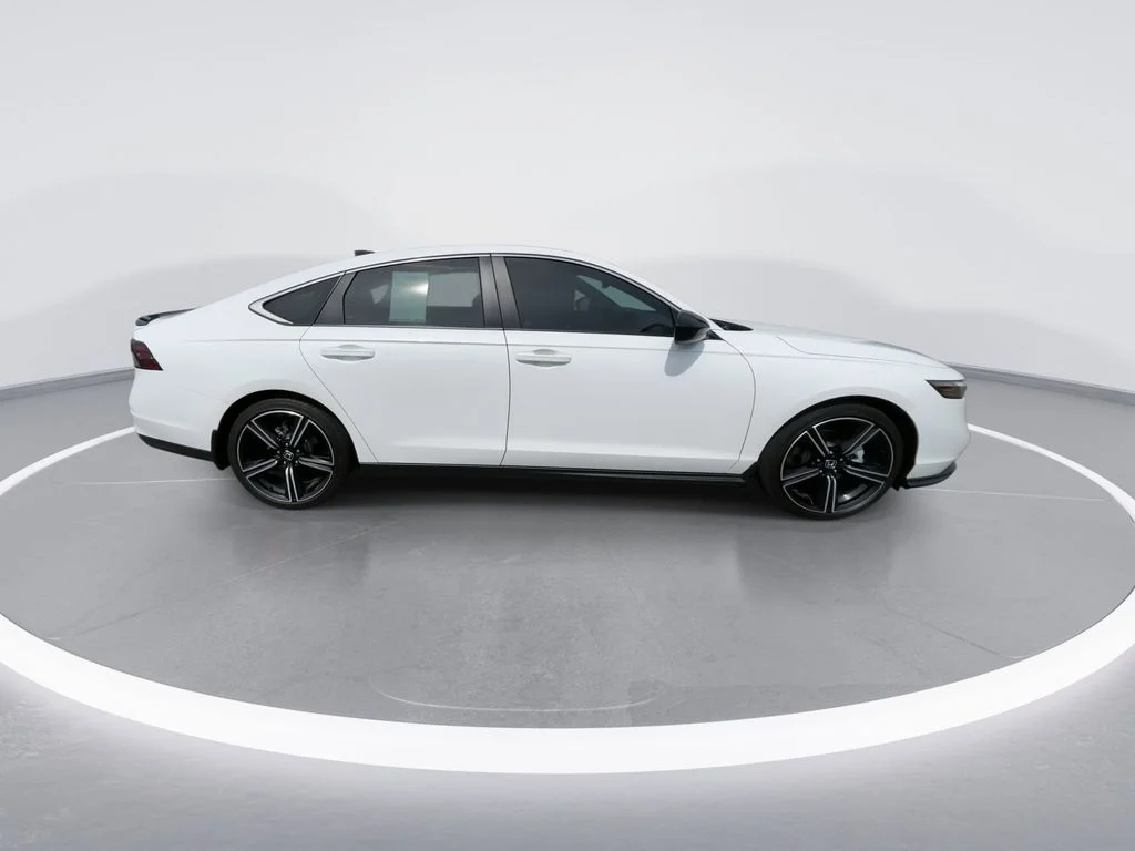 Used 2025 White Honda Sport image 9