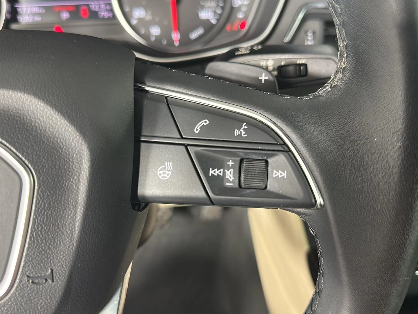 Used 2024 District Green Metallic Audi S line Premium image 22