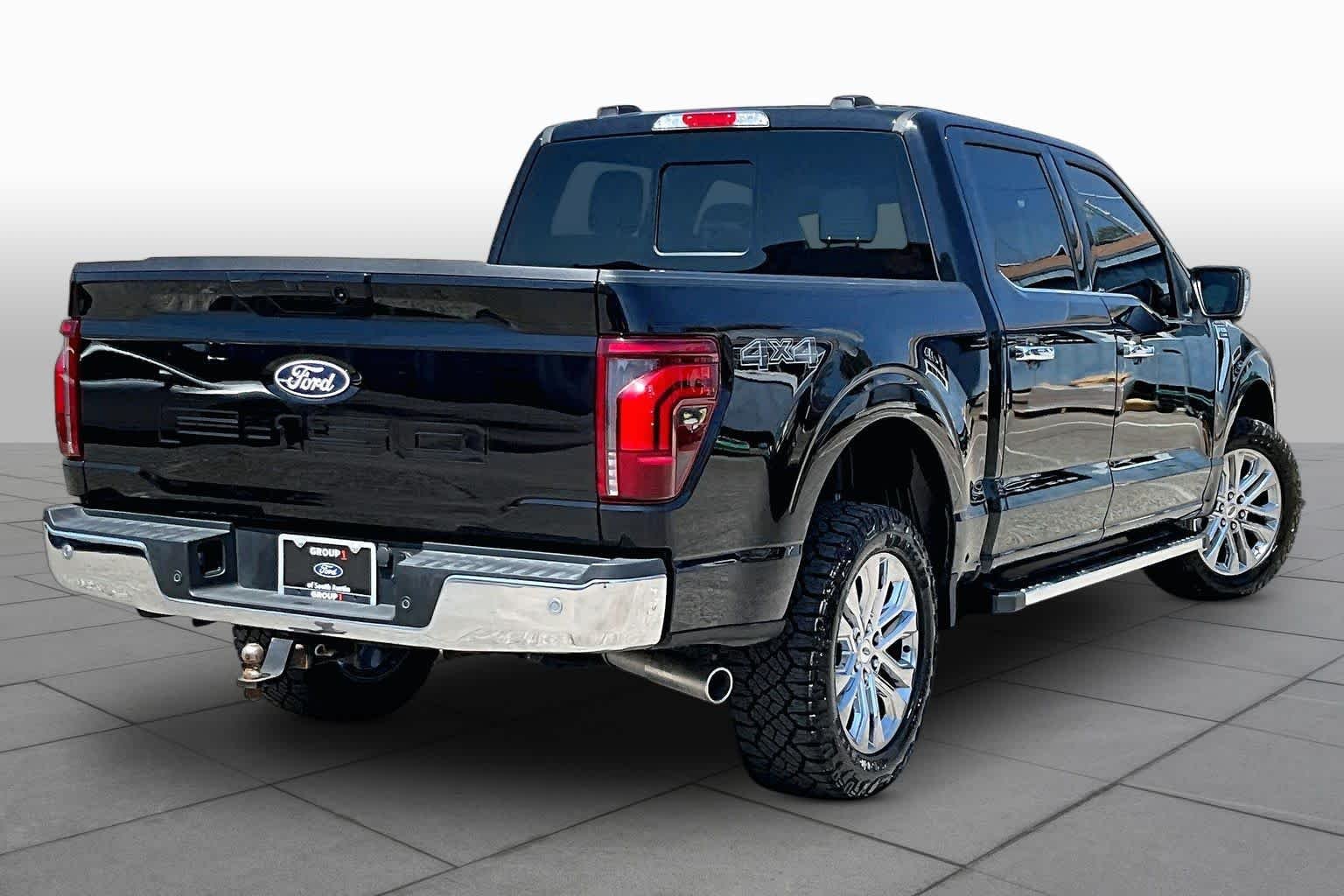 Used 2025 Agate Black Metallic Ford LARIAT image 15