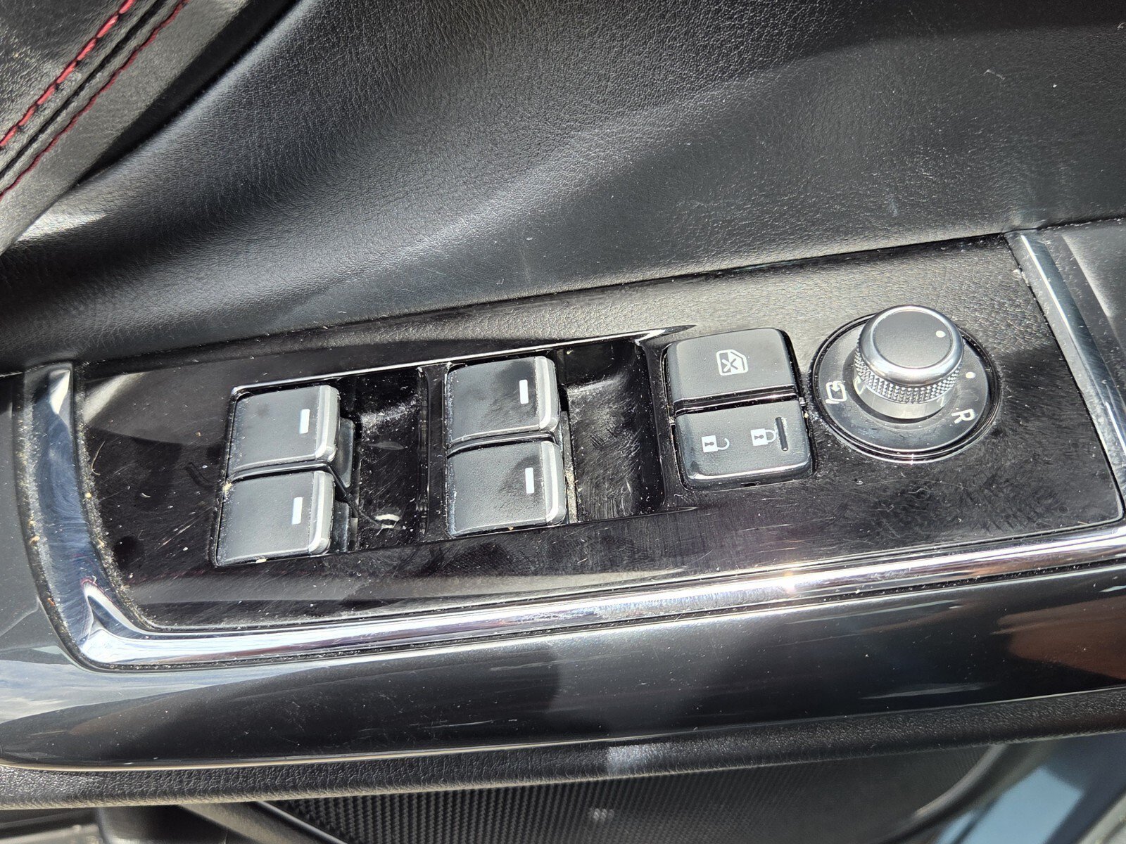 Used 2022 Polymetal Gray Metallic Mazda Carbon Edition image 16