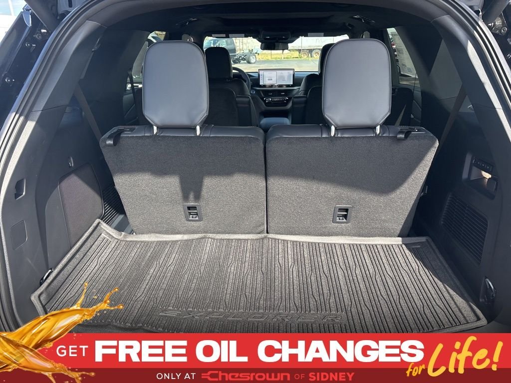 New 2026 Agate Black Metallic Ford Tremor® image 31