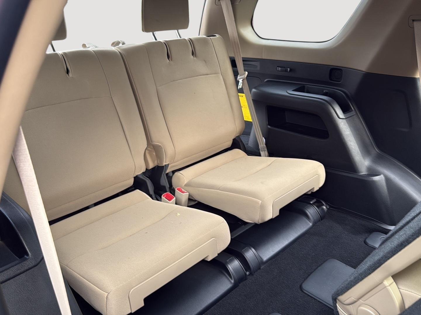 Used 2018 Midnight Black Metallic Toyota SR5 image 19