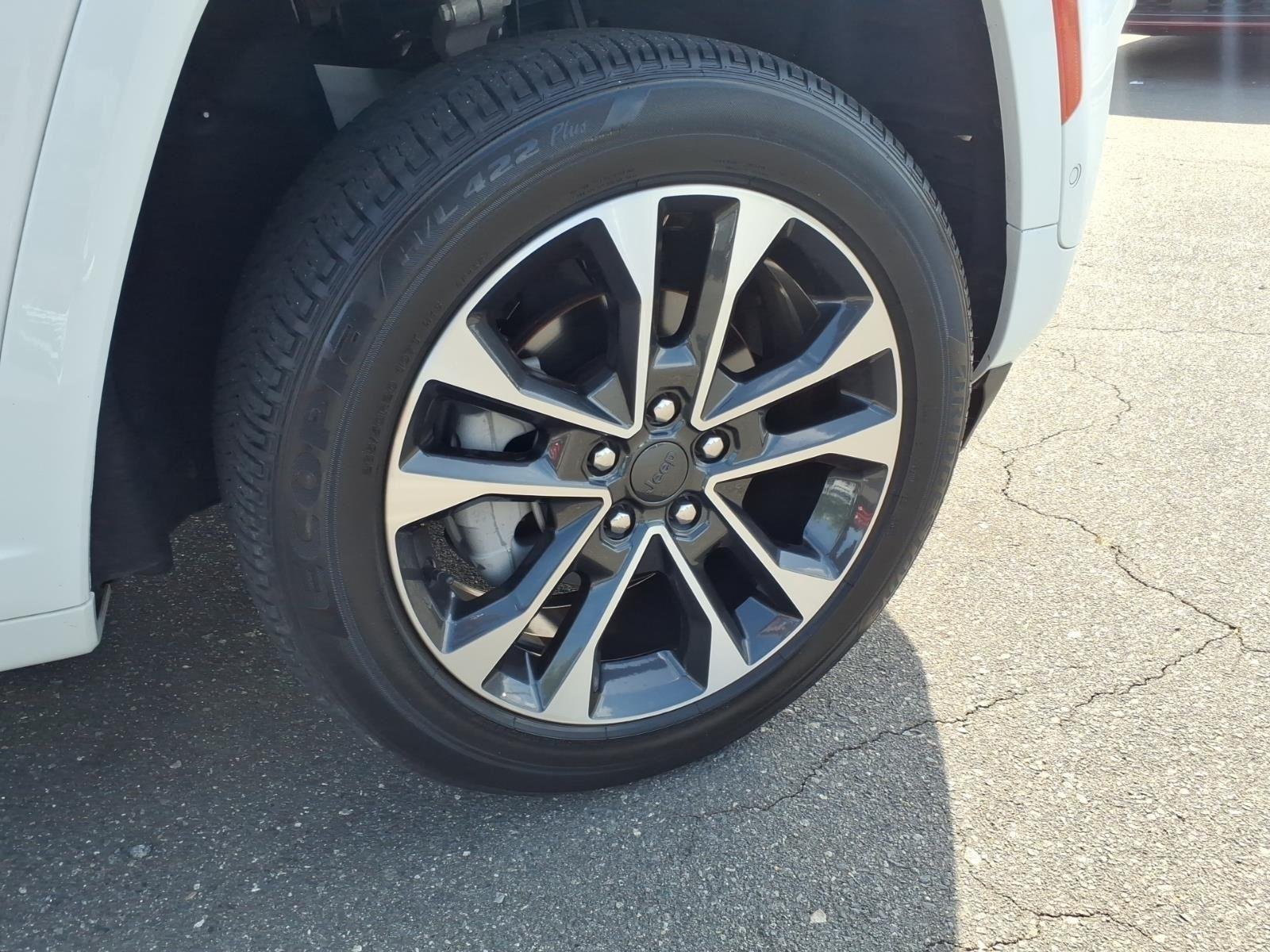 Used 2024 WHITE JEEP OVRLND image 13