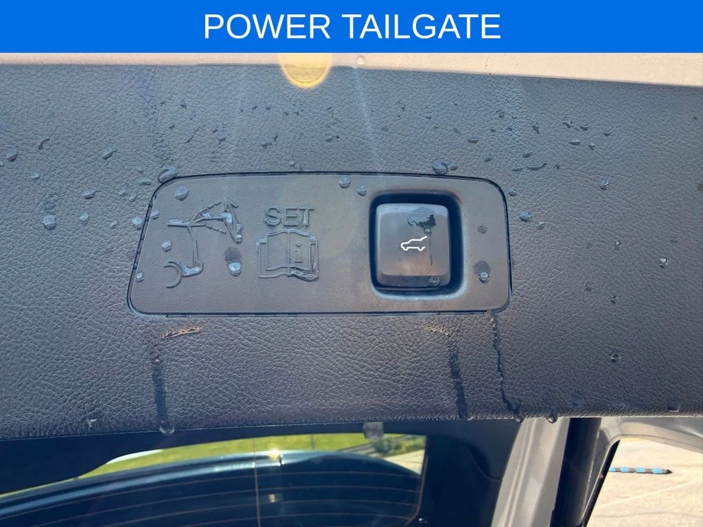 Used 2020 Silver Lincoln Standard image 8
