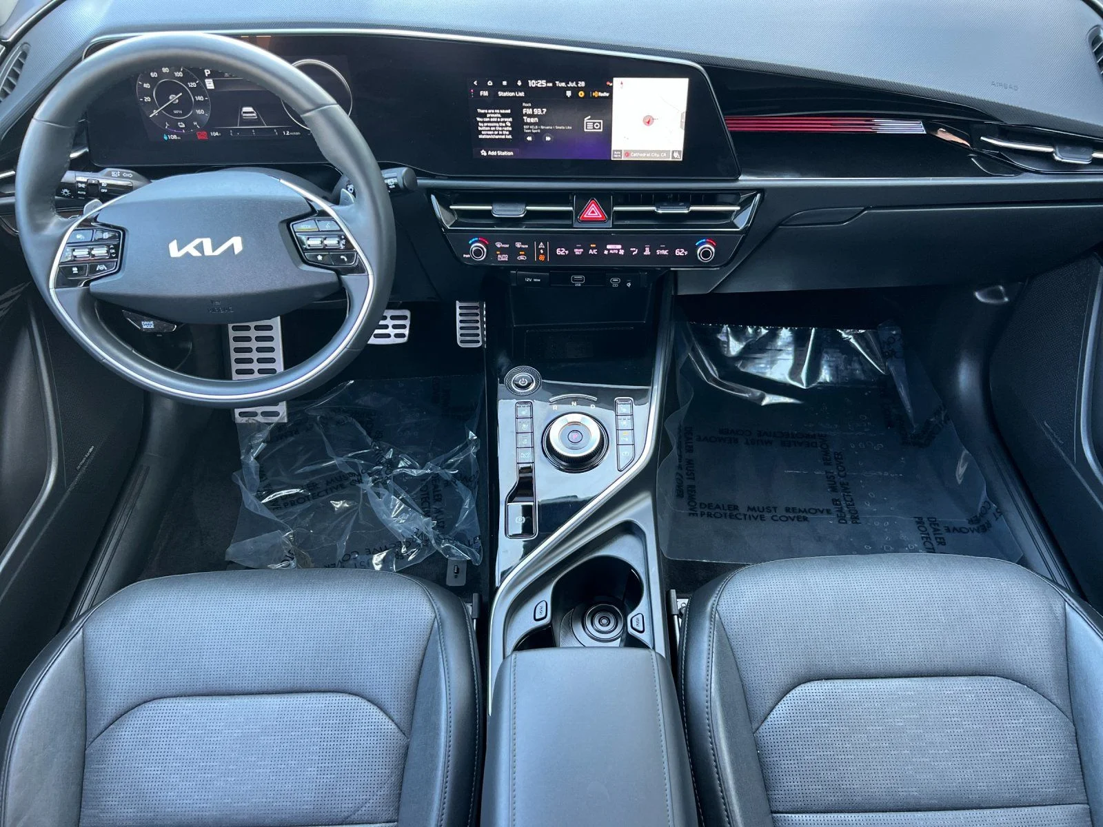 Certified Used 2023 White Kia Wave image 12