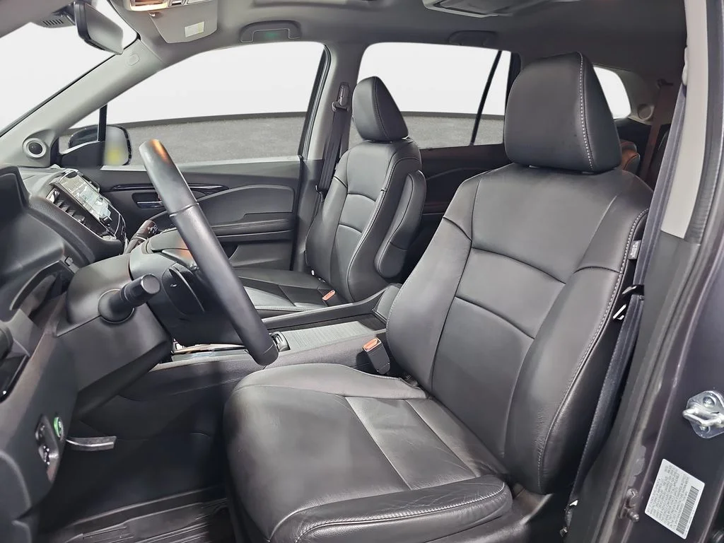 Used 2022  Honda Touring image 17
