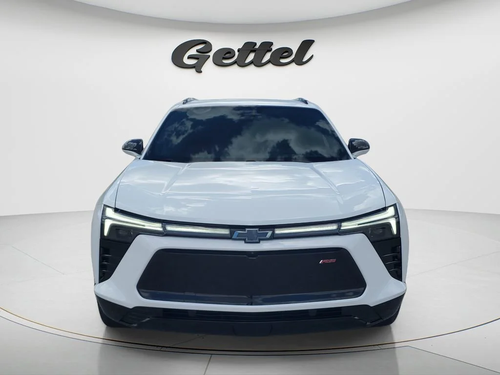 Used 2024 Summit White Chevrolet RS image 2