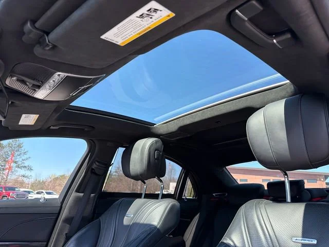 Used 2017 Black Mercedes-Benz 4MATIC® image 32