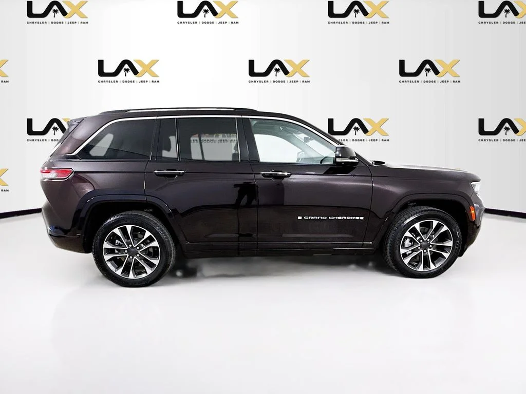 Used 2022 Brown Jeep Overland 4xe image 8