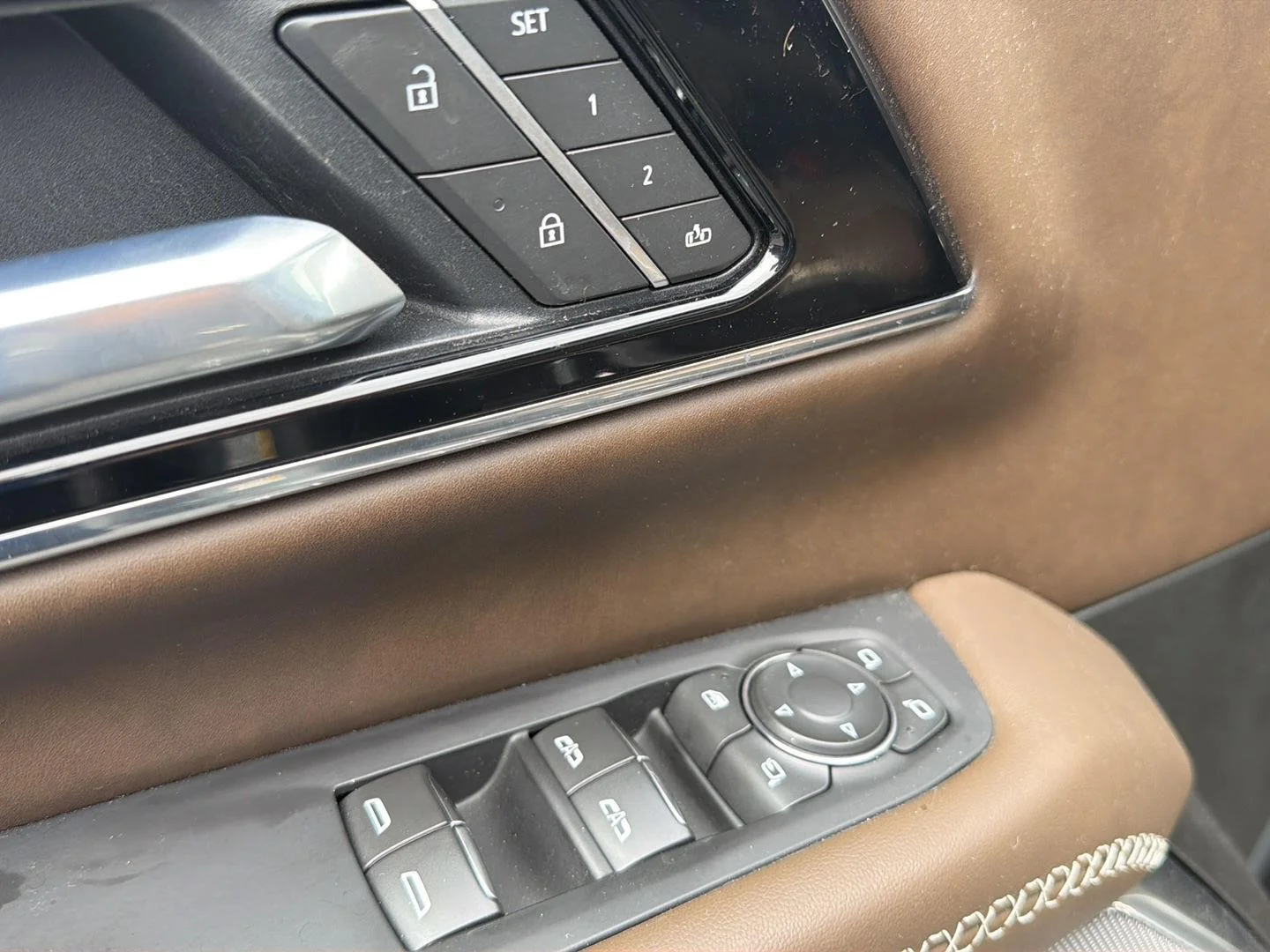 Used 2025 Sterling Metallic GMC Denali Ultimate image 9