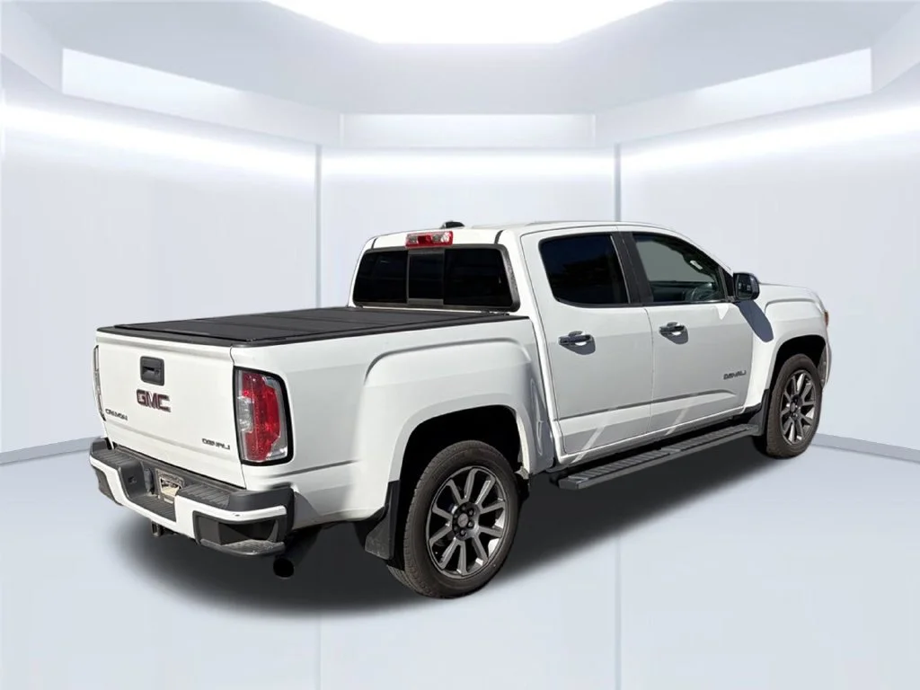 Used 2018 White GMC Denali image 14