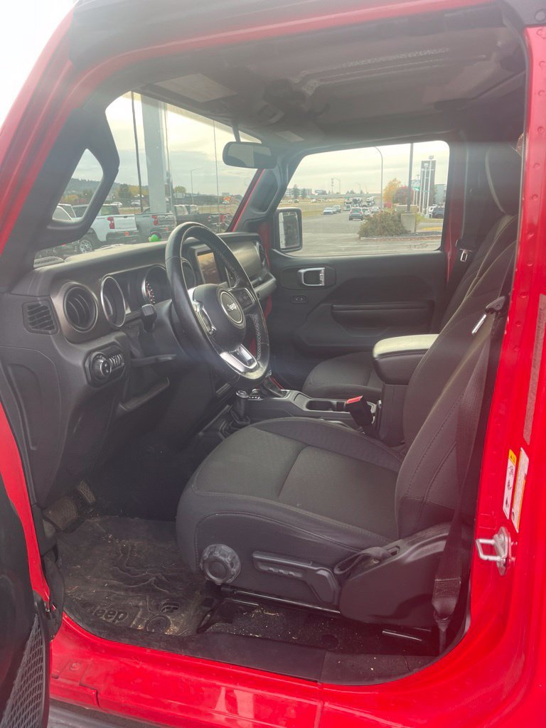 Used 2020 Red Jeep Sport image 9
