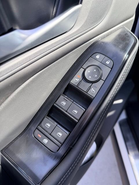New 2026 Everest White Pearl TriCoat Nissan Dark Armor™ image 23