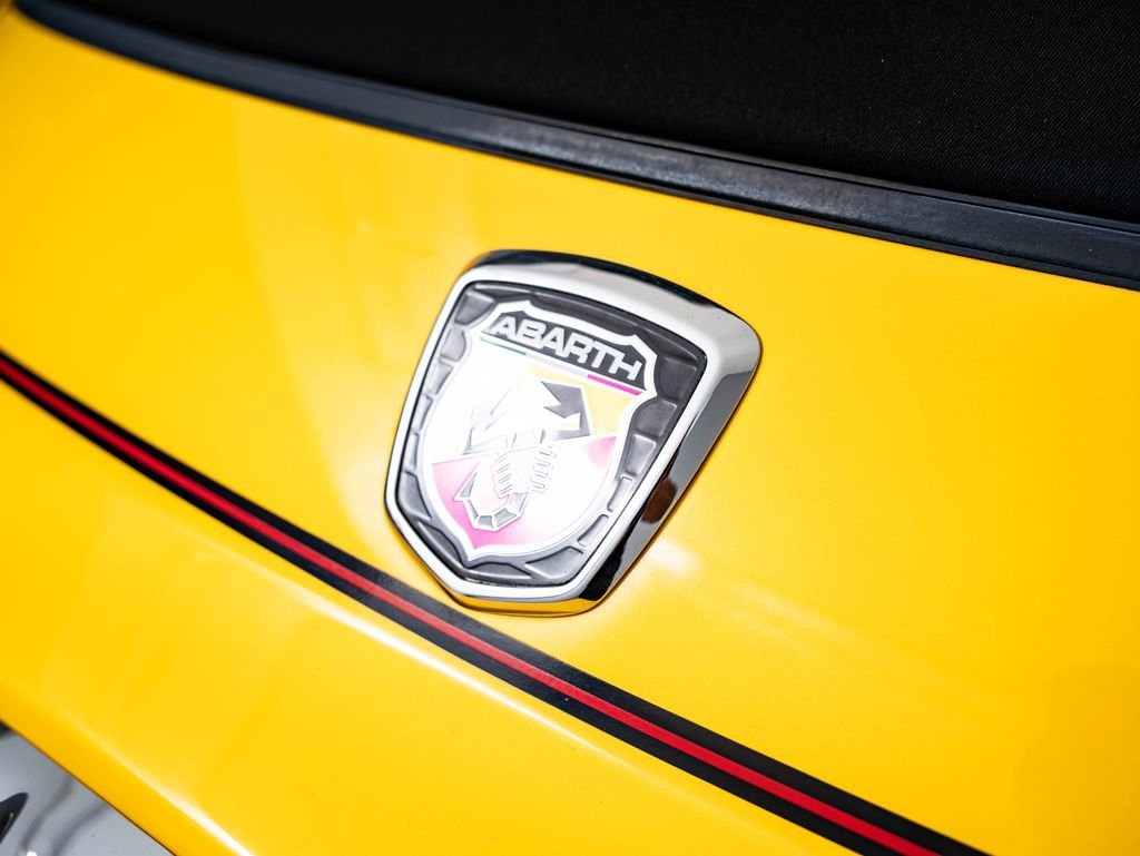 Used 2017 Giallo Moderna Perla (Pearl Yellow Tri-Coat) FIAT Abarth image 18
