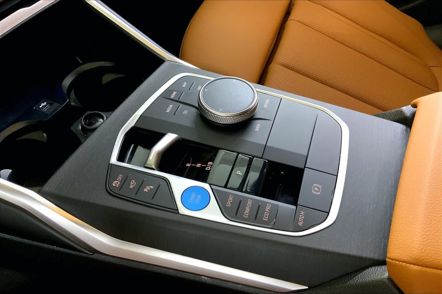 Used 2025 Cape York Green Metallic BMW eDrive40 image 16