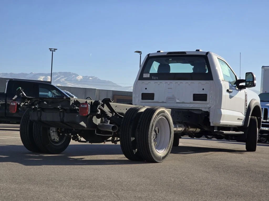 2025 Ford F-550 Super Duty Chassis Cab XL - Photo 24