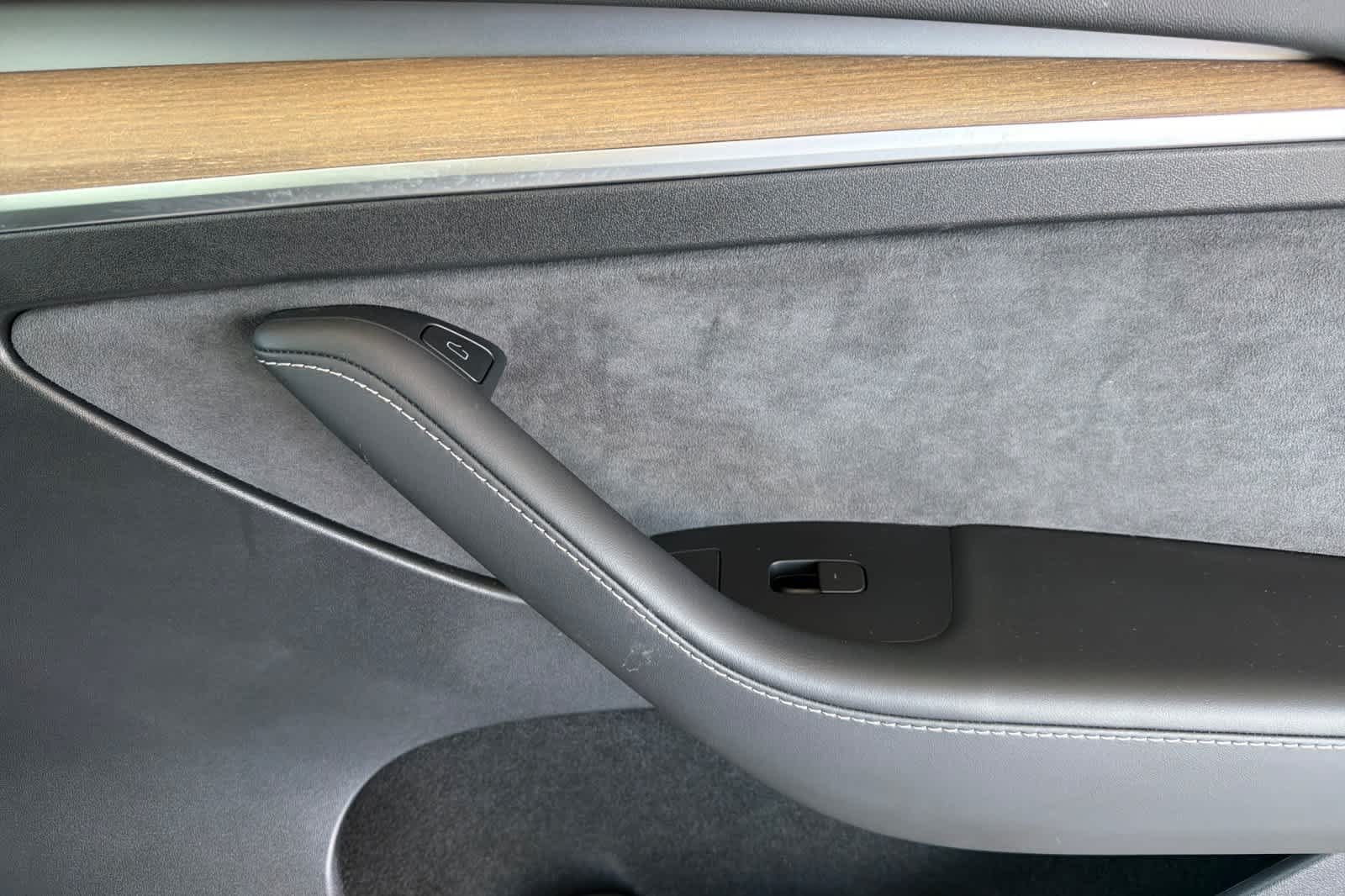 Used 2023 White Tesla  image 19