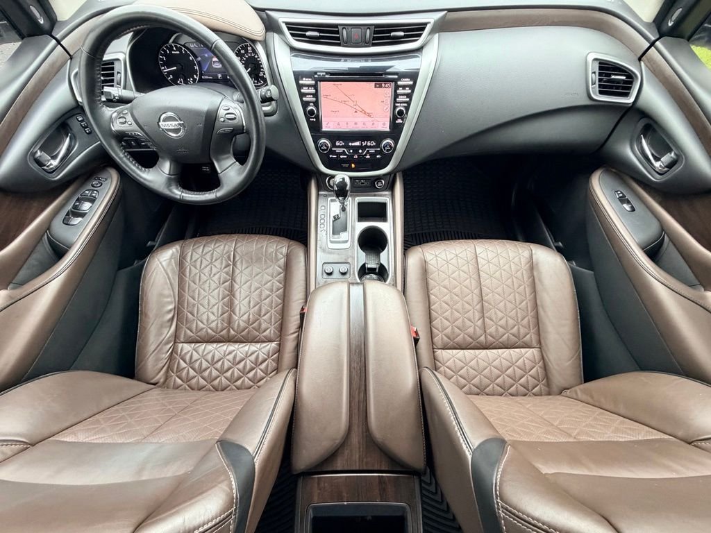 Used 2019 White Nissan Platinum image 21
