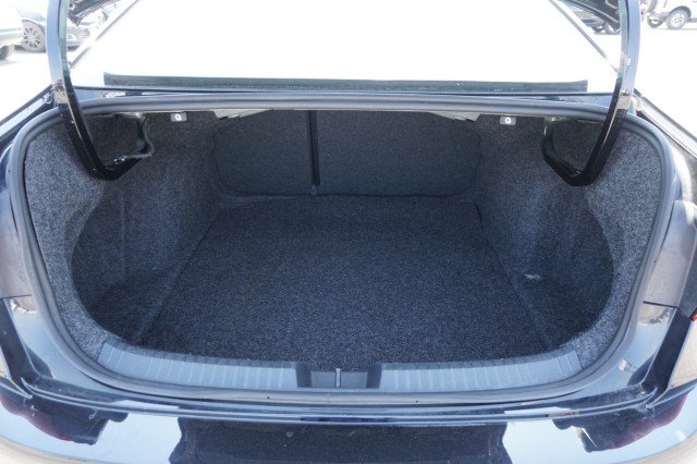 Used 2024  Volkswagen SE image 7