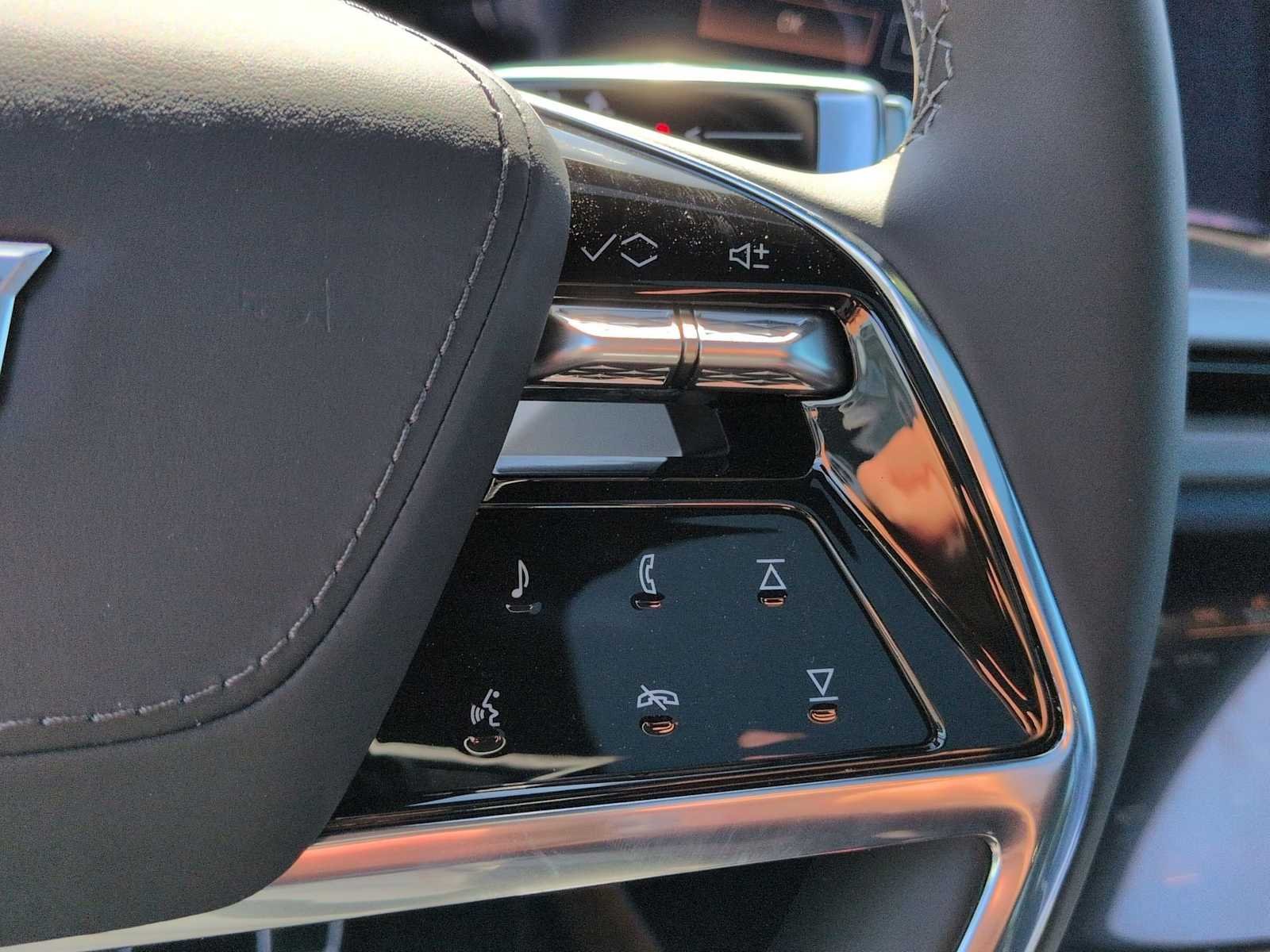 2026 Cadillac VISTIQ Premium Luxury - Photo 16