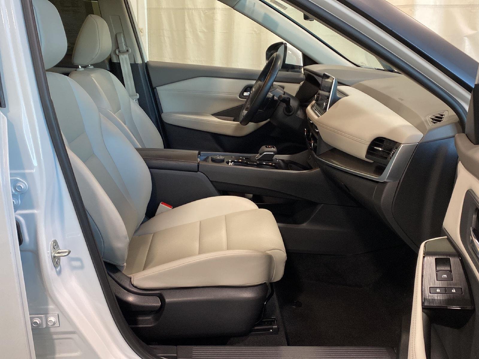 Used 2026 Everest White Pearl Tricoat Nissan SV image 11