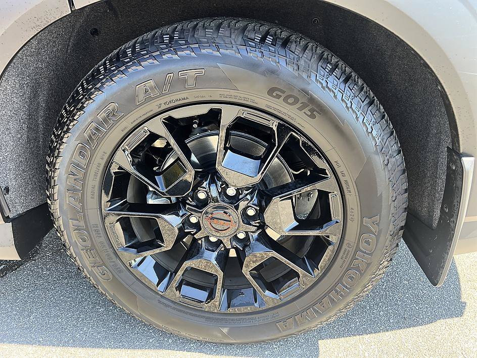 Used 2025 Super Black Nissan PRO-4X image 10