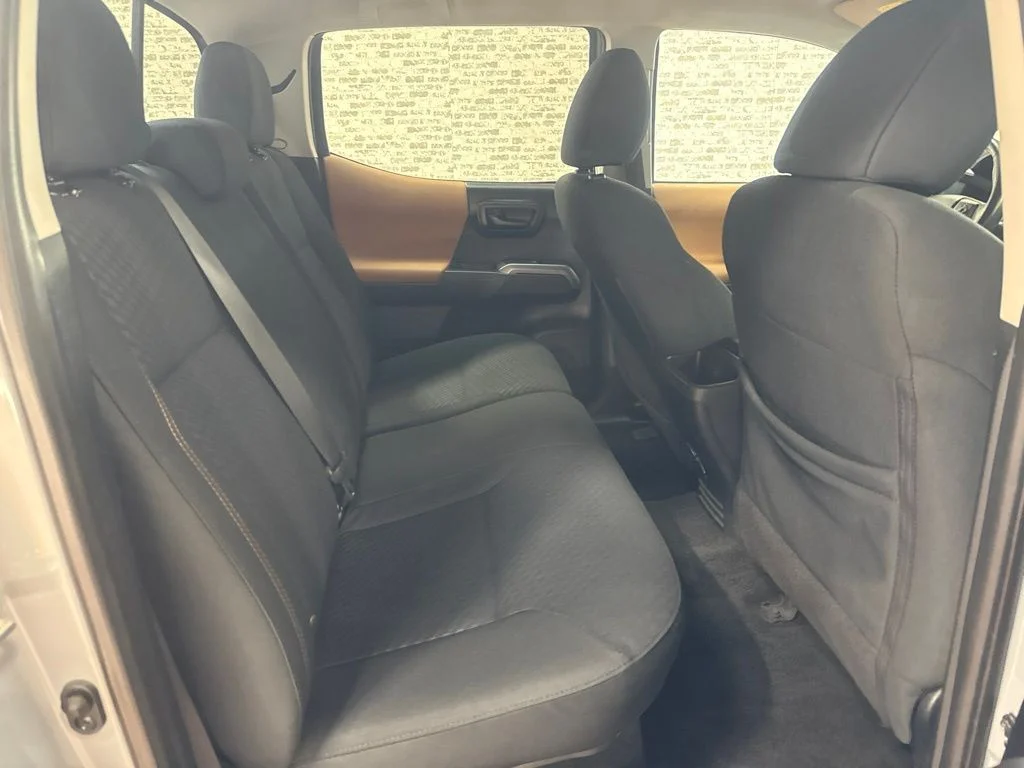 Used 2020 Cement Toyota SR5 image 12