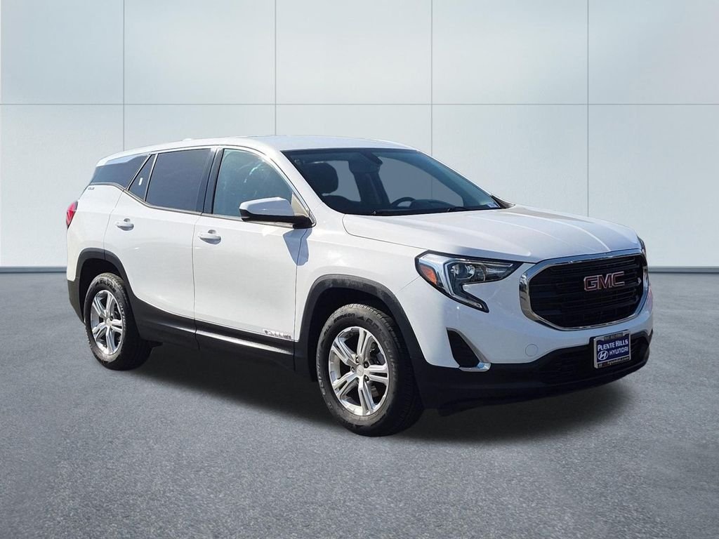 Used 2018 White GMC SLE image 8