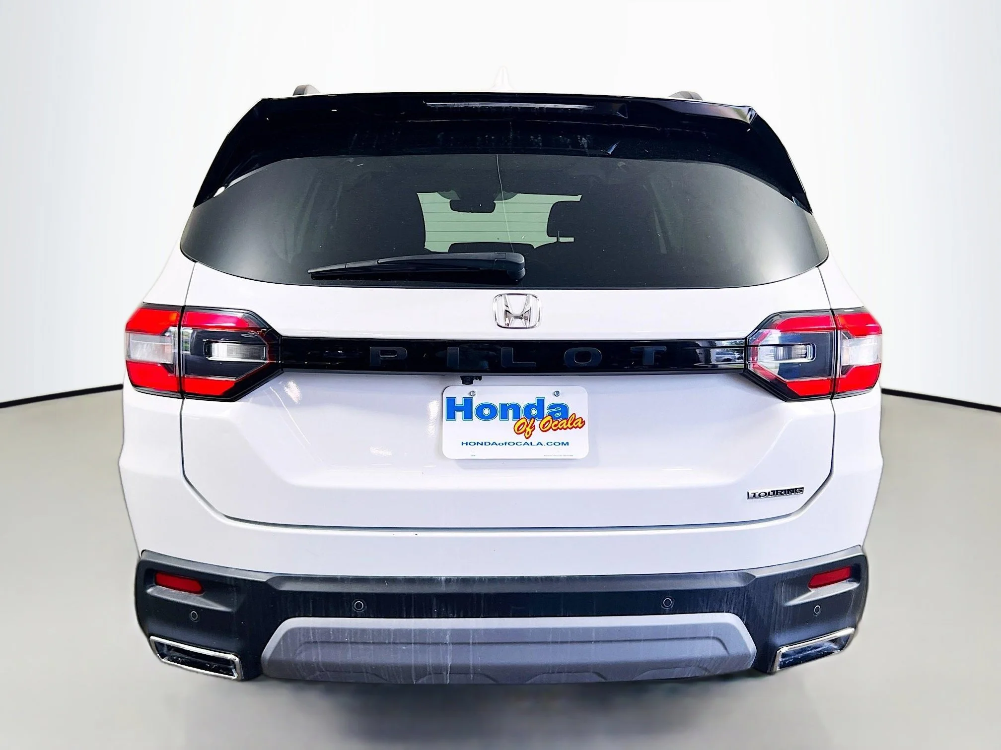 Certified Used 2025 Platinum White Pearl Honda 2WD Touring image 40