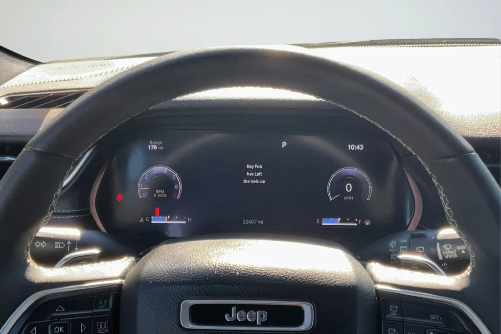 Used 2023 White Jeep Altitude image 13