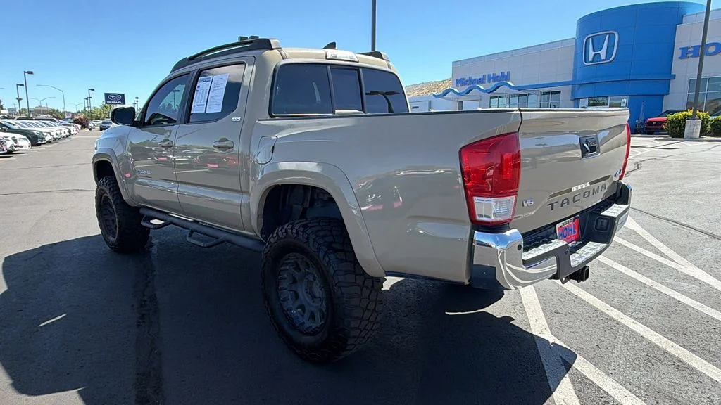 Used 2016 Quicksand Toyota SR5 image 5