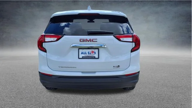 Used 2023 White GMC SLE image 7