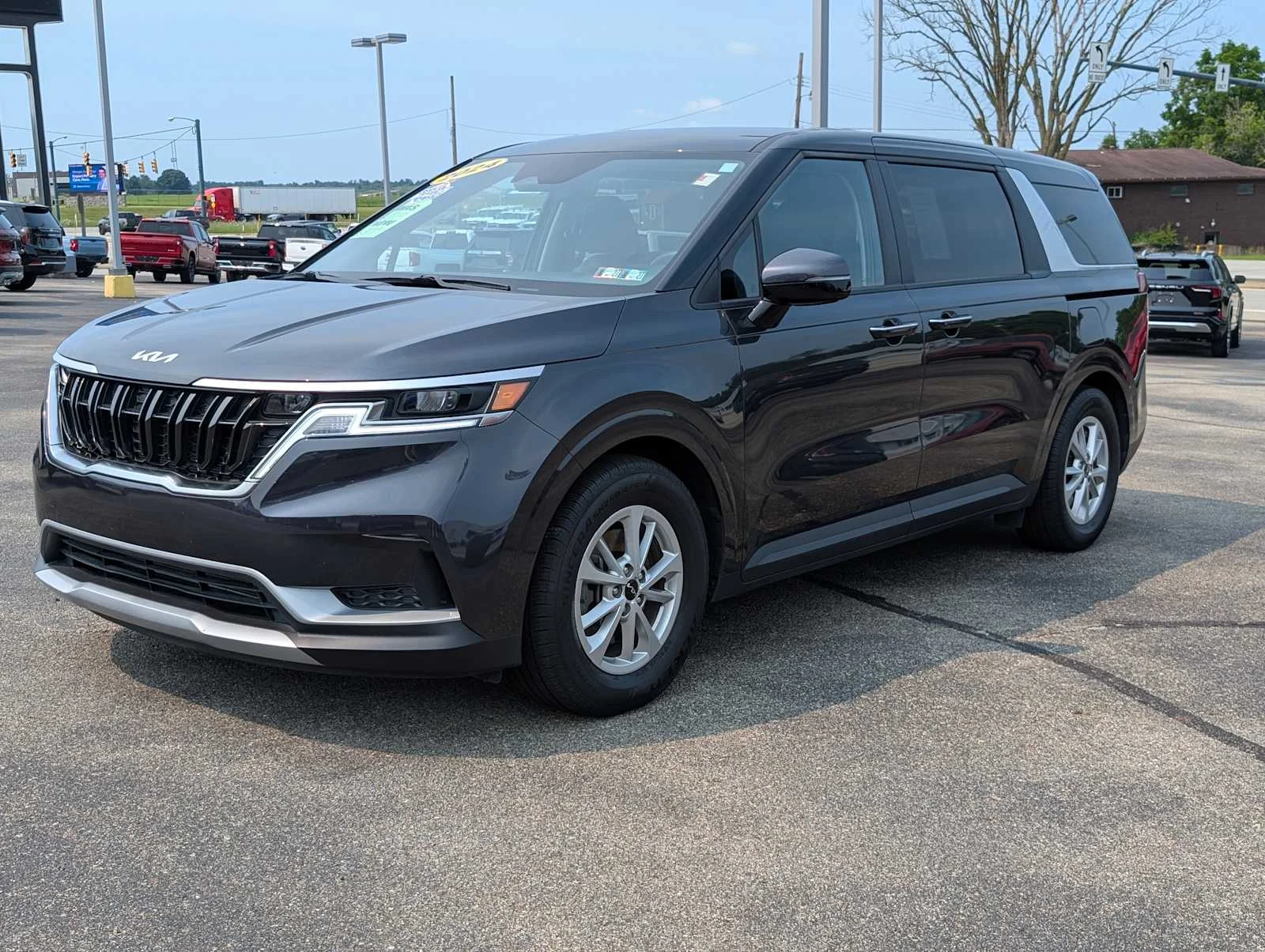 2024 Kia Carnival LX