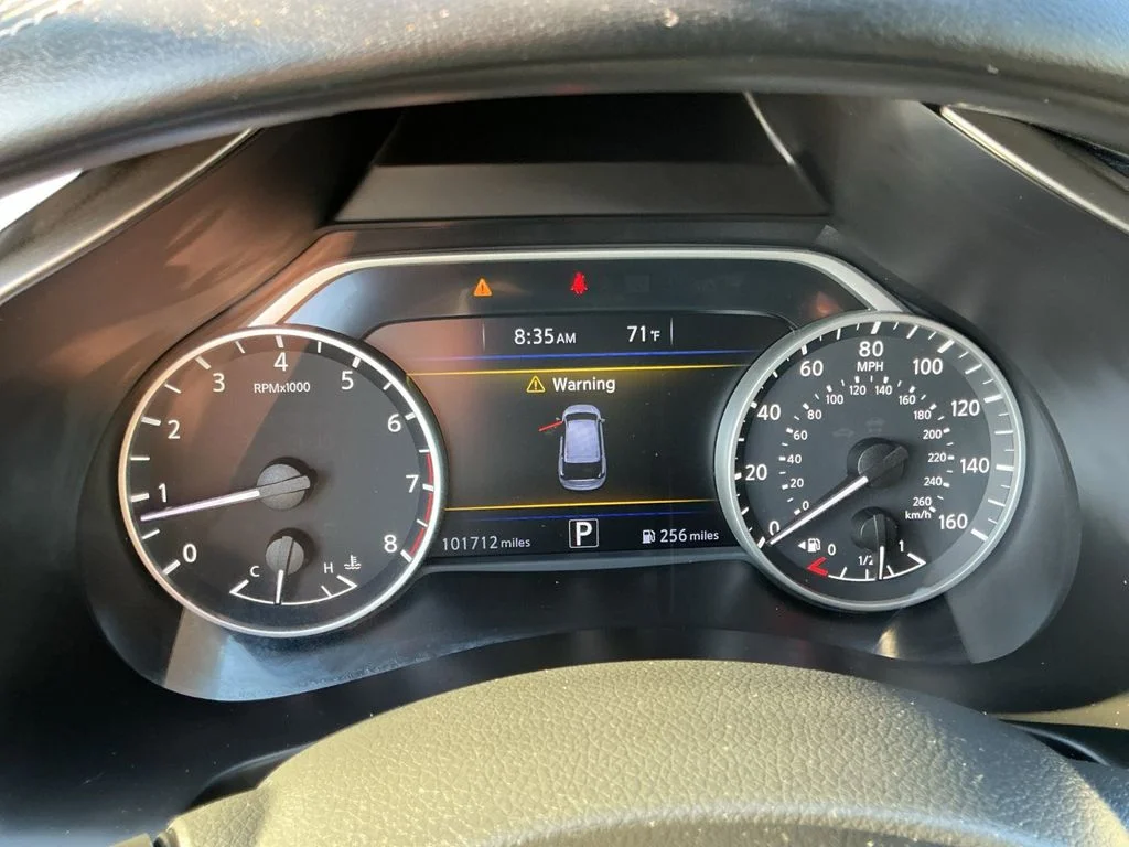 Used 2018 Blue Nissan SL image 20