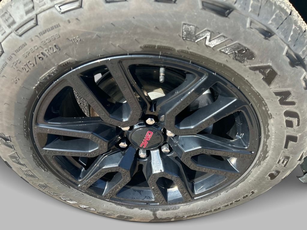 Used 2024 White GMC Elevation image 9
