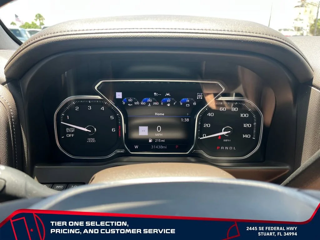 Used 2021 WHITE FROST TRICOAT GMC Denali image 22