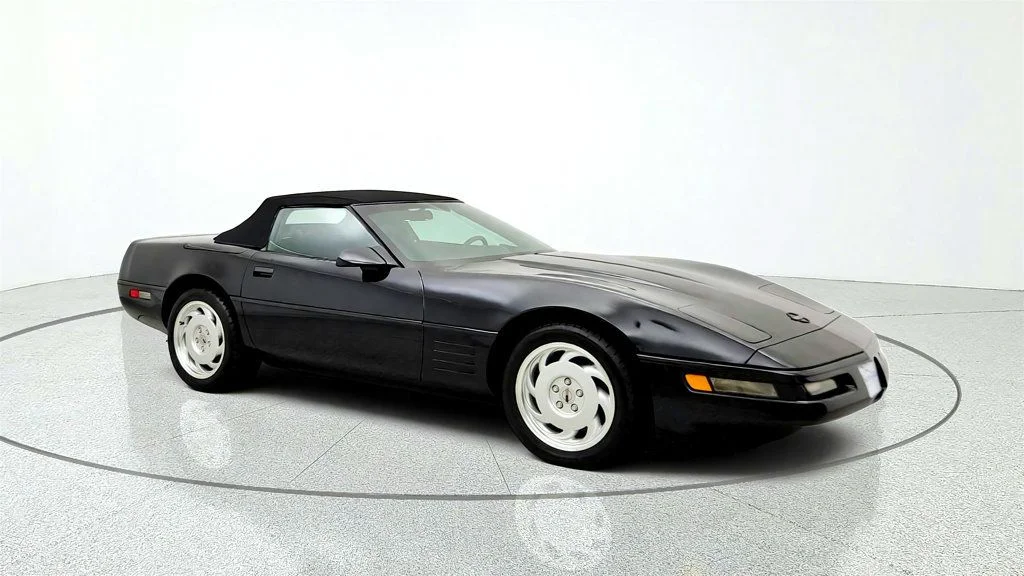 Used 1991 Black Chevrolet 2dr Convertible image 3