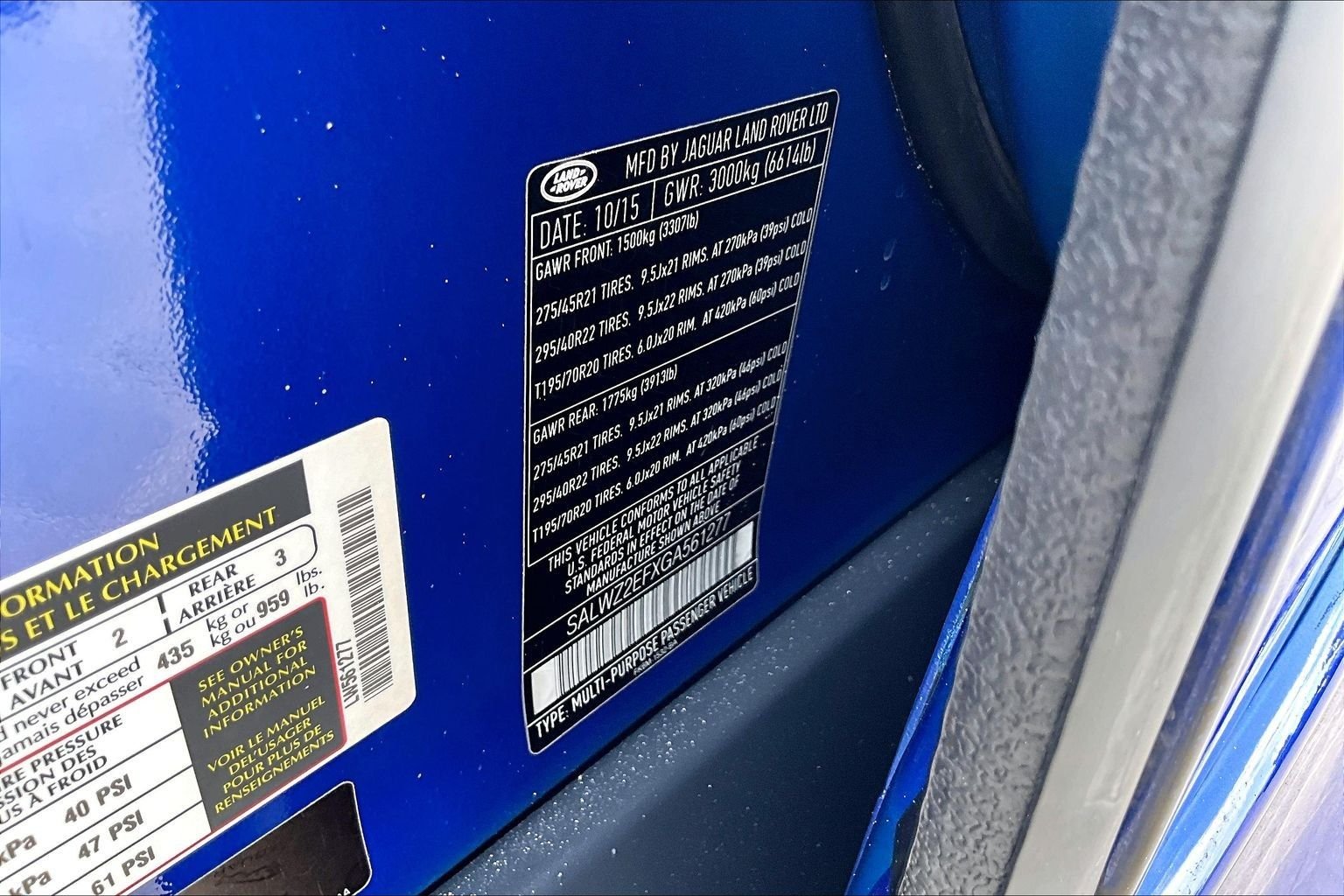 Used 2016 Blue Land Rover 5.0L V8 Supercharged SVR image 32