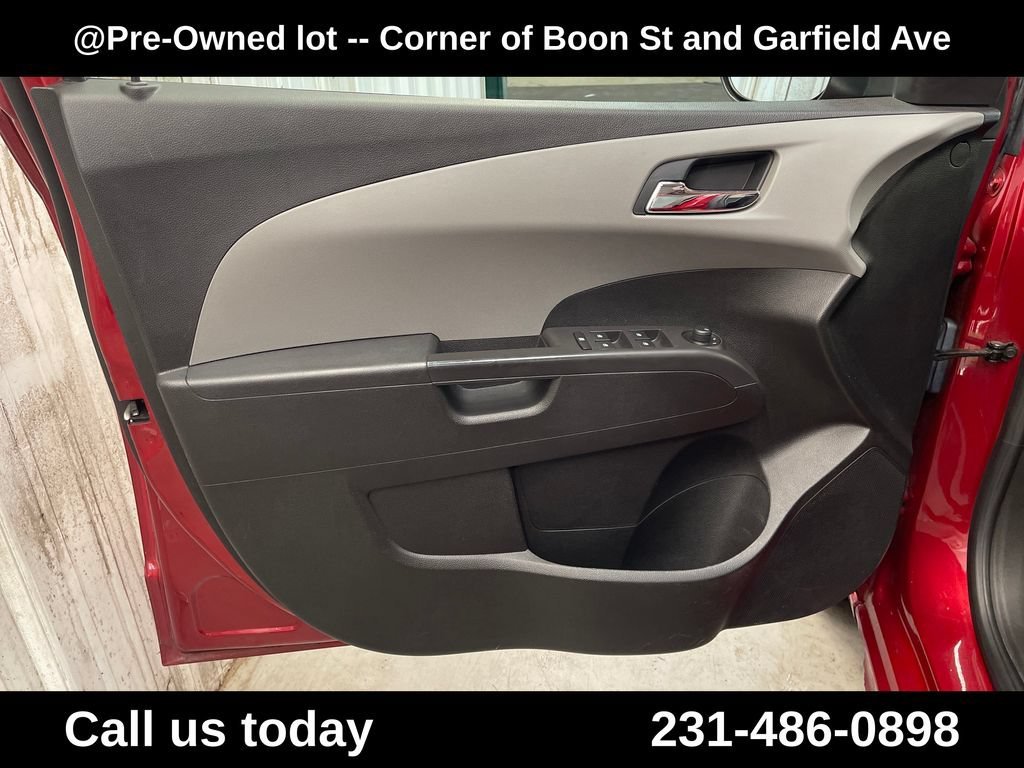 Used 2013 CRYSTAL RED TINTCOAT Chevrolet LT image 15