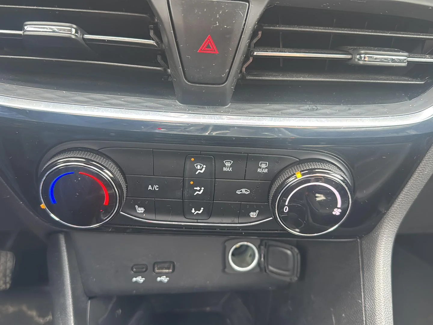 Used 2025 Summit White Buick Sport Touring image 19