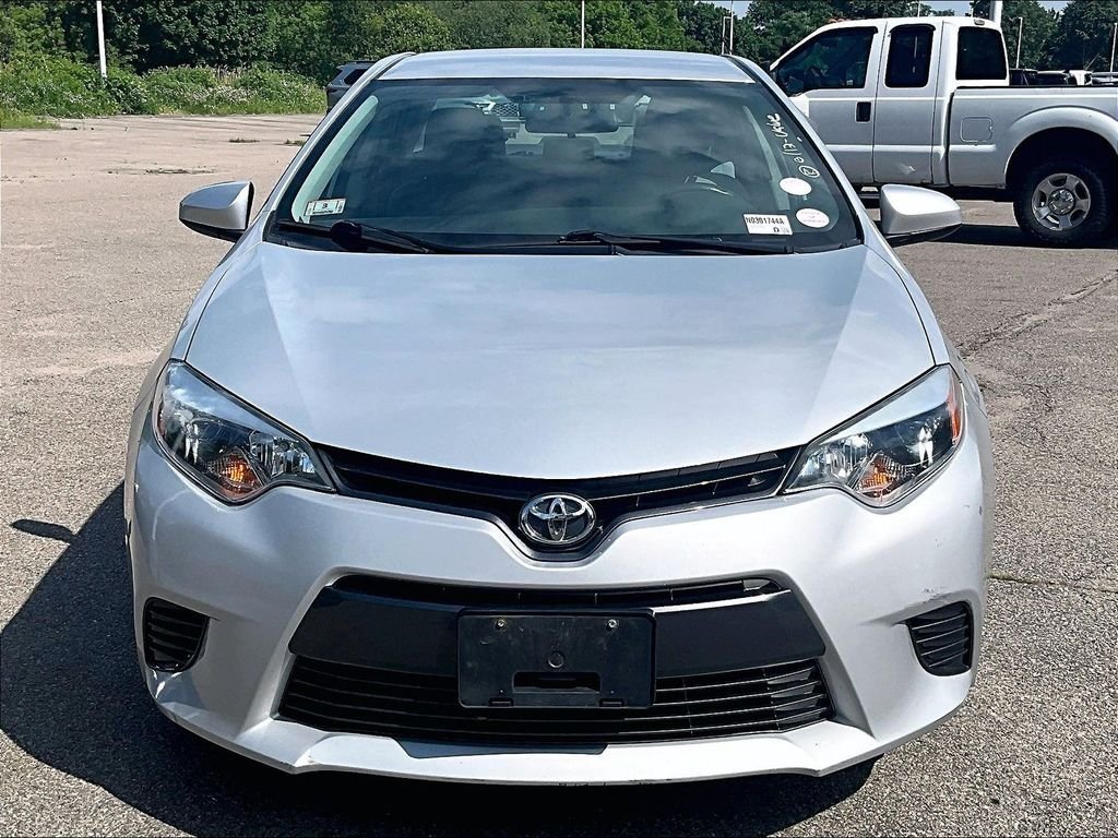 Used 2016 Silver Toyota LE image 2