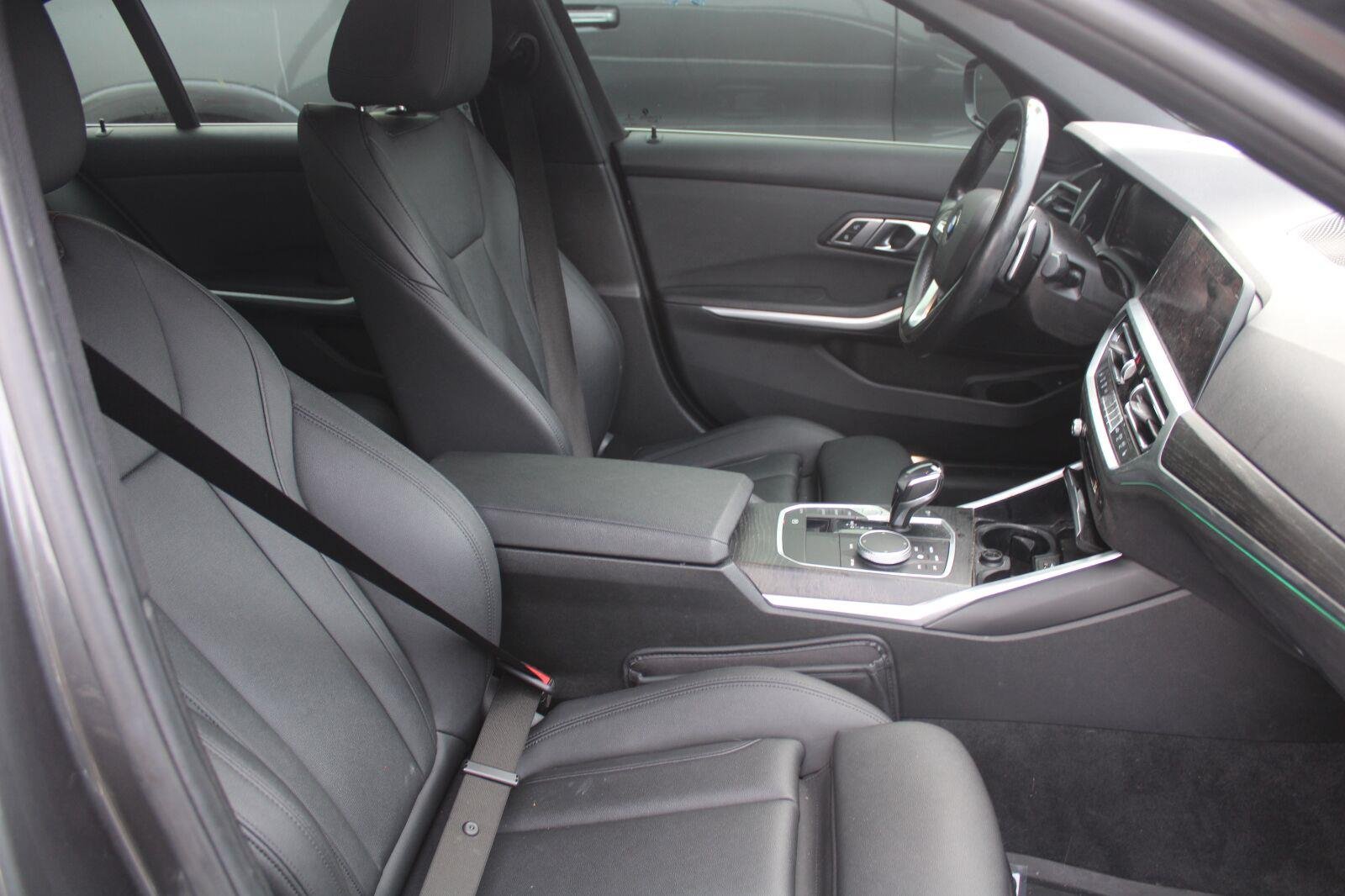 Used 2021 Mineral Gray Metallic BMW 330i xDrive image 4