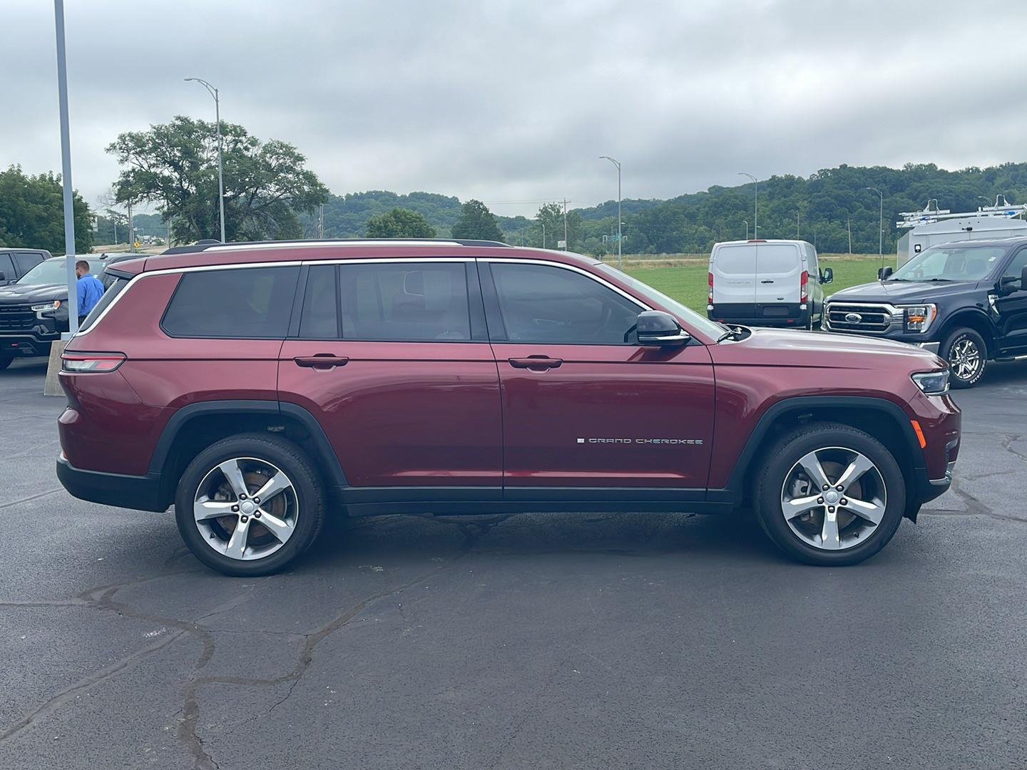 Used 2021 Velvet Red Pearlcoat Jeep Limited image 6